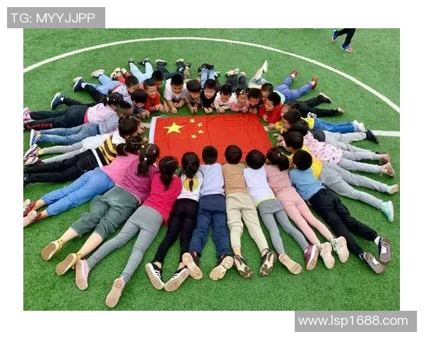 足球明星与影视巨星同框合影展现体育与艺术的完美融合