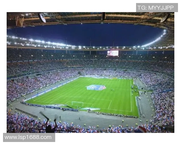 荷兰足球明星在世界杯赛场上的辉煌历程与精彩瞬间回顾