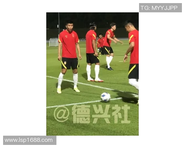 聚焦当下赛场足球明星们的精彩表现与未来展望