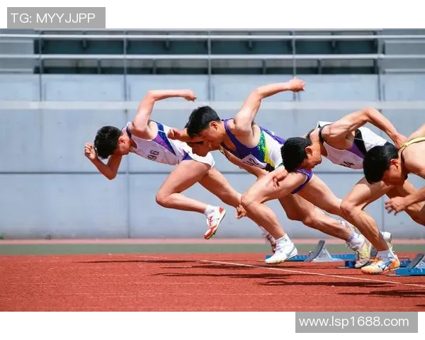 冈山绿雏与山口雷诺的激烈对决展现足球魅力与团队精神